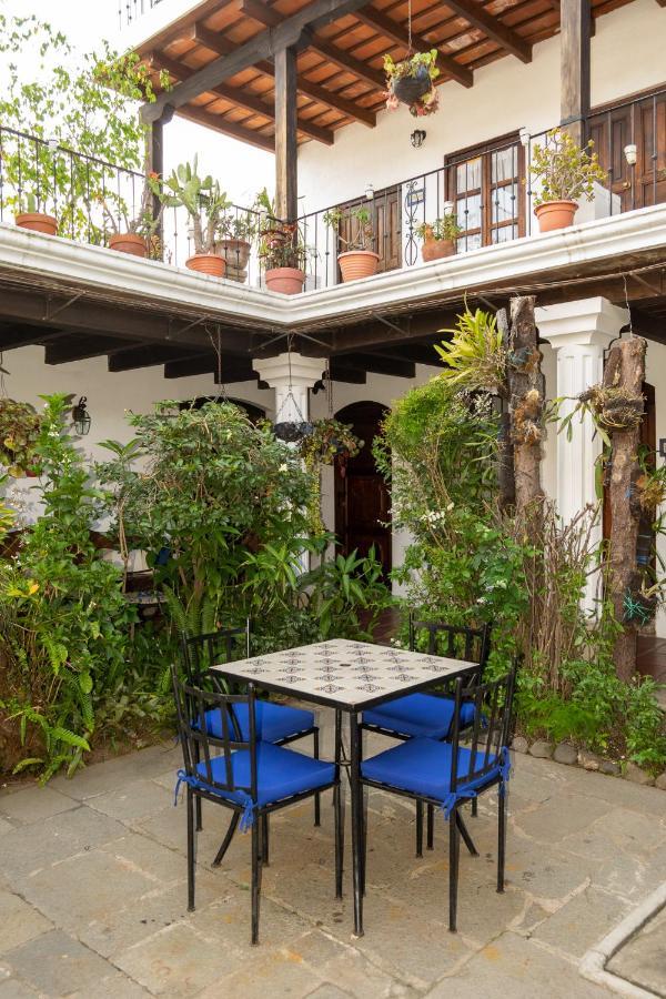 Hotel La Villa Serena Antigua Exterior foto